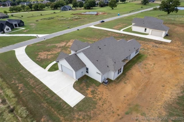 223 Vaughn Lane, Calera, OK 74730