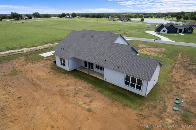 223 Vaughn Lane, Calera, OK 74730