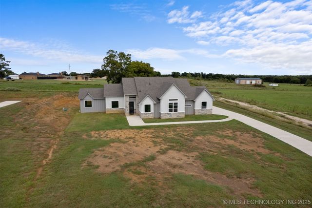 223 Vaughn Lane, Calera, OK 74730