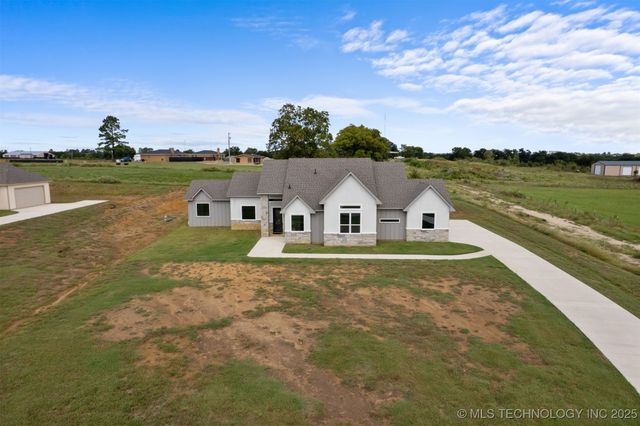 223 Vaughn Lane, Calera, OK 74730