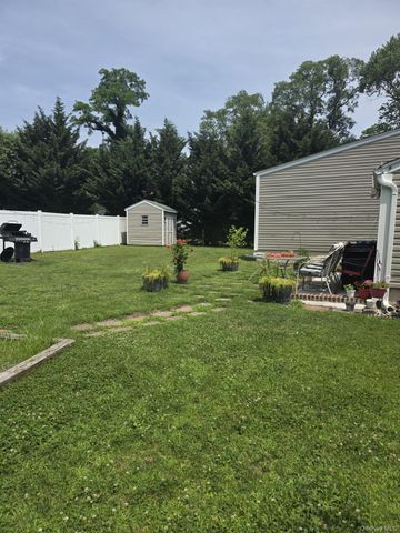 23 Seaman Neck Road, Dix Hills, NY 11746