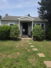 23 Seaman Neck Road, Dix Hills, NY 11746