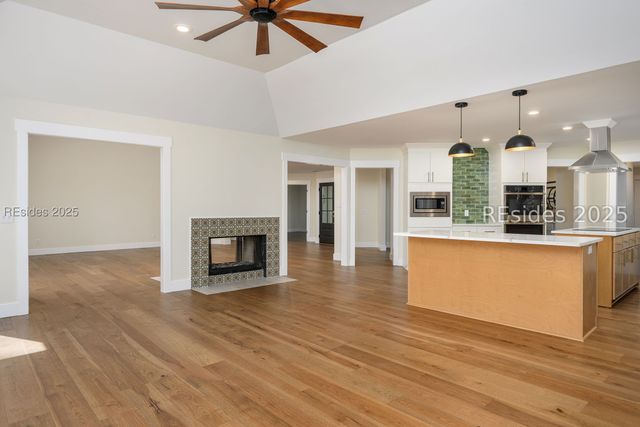 7 Whispering Pines Ct, Hilton Head Island, SC 29926