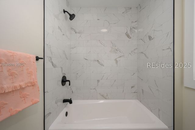 7 Whispering Pines Ct, Hilton Head Island, SC 29926