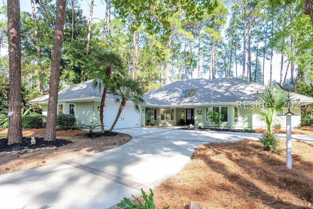 7 Whispering Pines Ct, Hilton Head Island, SC 29926