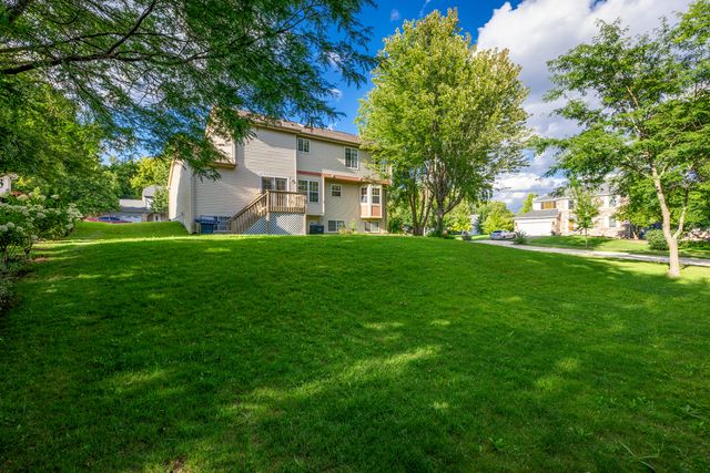 429 Harbor Drive, Carpentersville, IL 60110