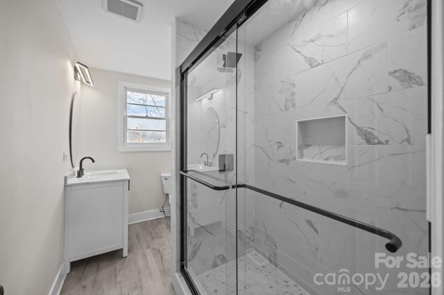 511 E Trade Street, Dallas, NC 28034