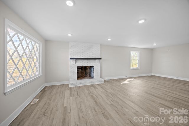 511 E Trade Street, Dallas, NC 28034