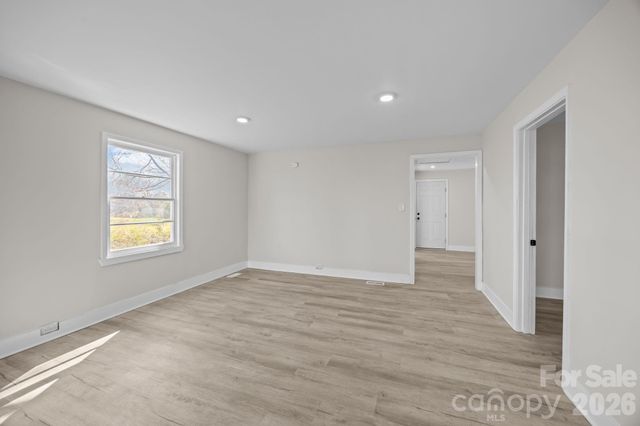 511 E Trade Street, Dallas, NC 28034