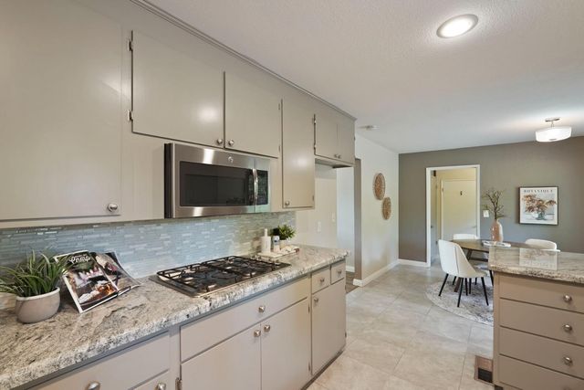 7439 Woodside Dr, Stockton, CA 95207