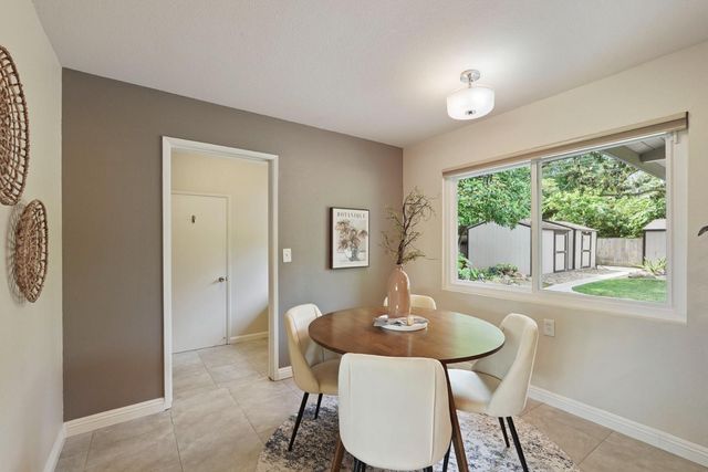 7439 Woodside Dr, Stockton, CA 95207