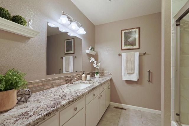 7439 Woodside Dr, Stockton, CA 95207