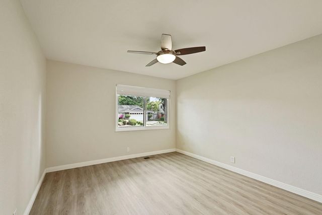 7439 Woodside Dr, Stockton, CA 95207