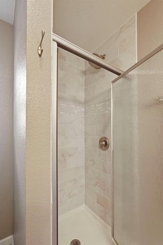 7439 Woodside Dr, Stockton, CA 95207