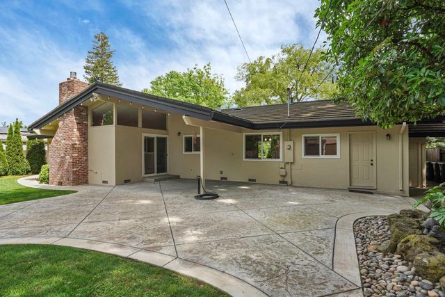 7439 Woodside Dr, Stockton, CA 95207