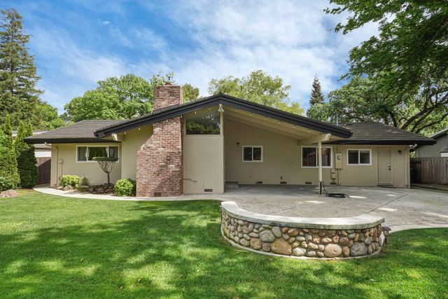 7439 Woodside Dr, Stockton, CA 95207