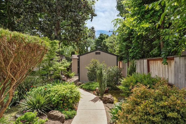 7439 Woodside Dr, Stockton, CA 95207