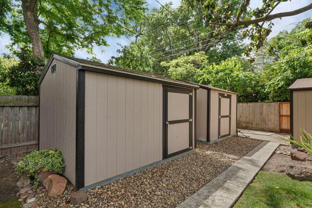 7439 Woodside Dr, Stockton, CA 95207