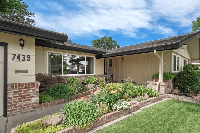 7439 Woodside Dr, Stockton, CA 95207