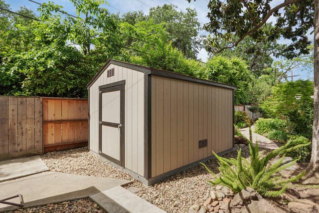 7439 Woodside Dr, Stockton, CA 95207