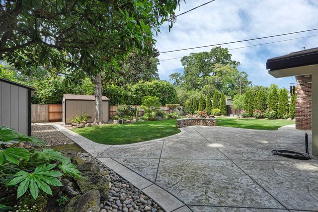 7439 Woodside Dr, Stockton, CA 95207