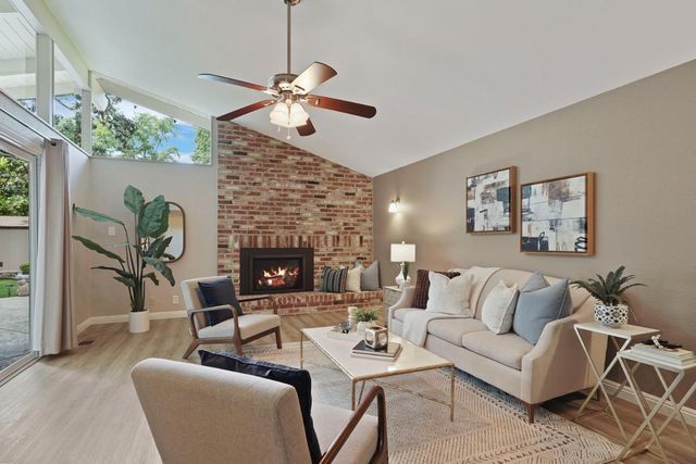 7439 Woodside Dr, Stockton, CA 95207