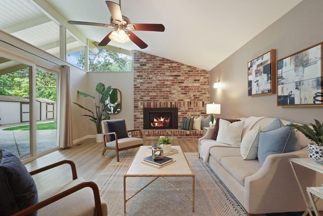 7439 Woodside Dr, Stockton, CA 95207