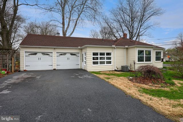 301 E WILLOW ST, Elizabethtown, PA 17022