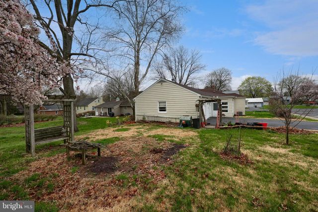 301 E WILLOW ST, Elizabethtown, PA 17022