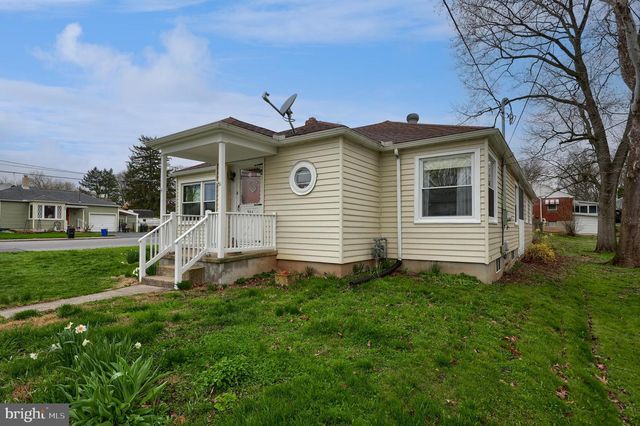 301 E WILLOW ST, Elizabethtown, PA 17022