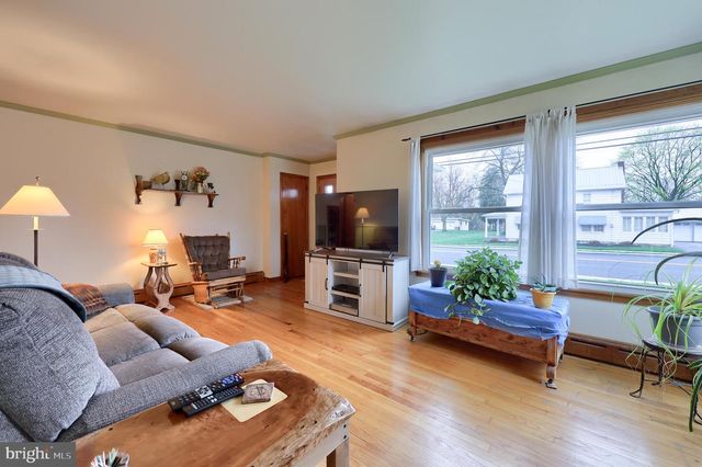 301 E WILLOW ST, Elizabethtown, PA 17022