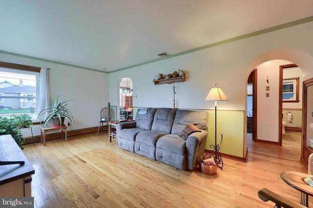 301 E WILLOW ST, Elizabethtown, PA 17022