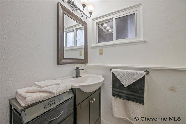4729 LINDEN WY, Cheyenne, WY 82009