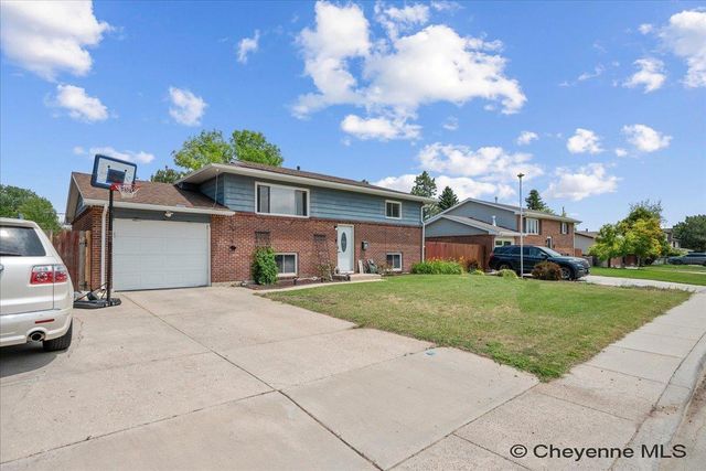 4729 LINDEN WY, Cheyenne, WY 82009