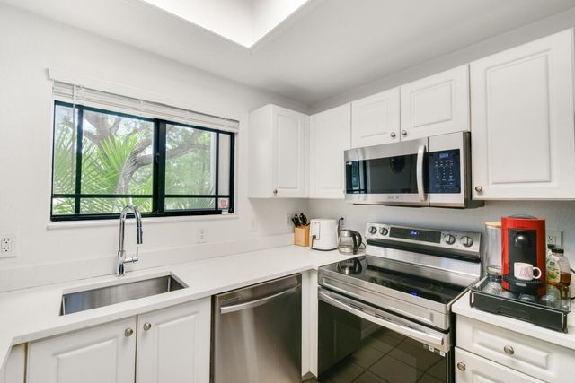 2916 Tuscany Court 104, Palm Beach Gardens, FL 33410