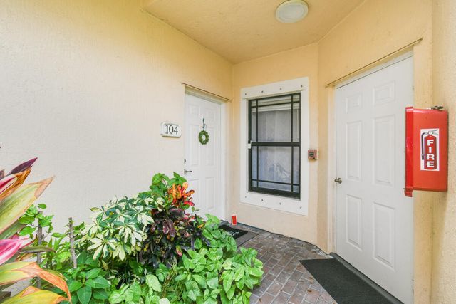 2916 Tuscany Court 104, Palm Beach Gardens, FL 33410