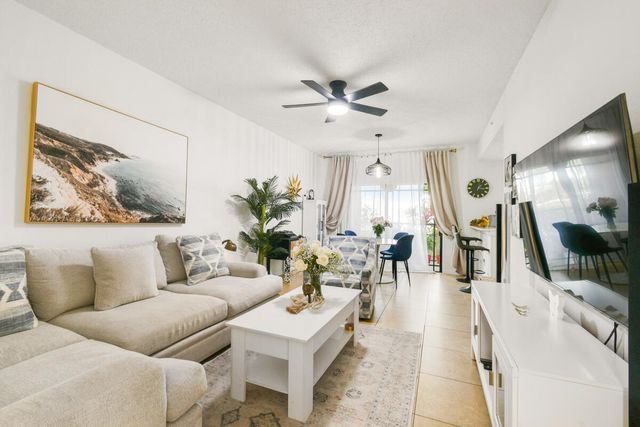 2916 Tuscany Court 104, Palm Beach Gardens, FL 33410