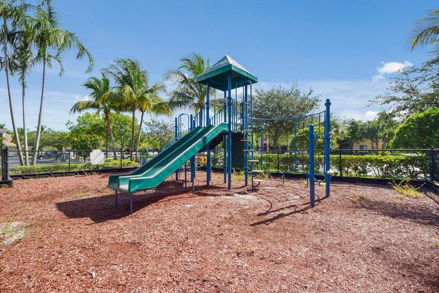 2916 Tuscany Court 104, Palm Beach Gardens, FL 33410