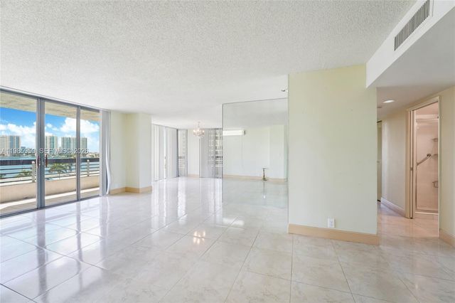 19101 NE 36th Ct 705, Aventura, FL 33180