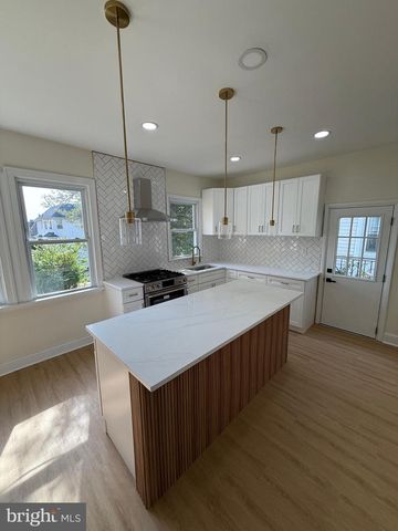 1016 WHITBY AVE, Lansdowne, PA 19050