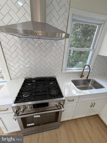 1016 WHITBY AVE, Lansdowne, PA 19050