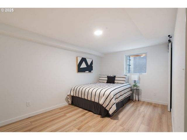 205 Ne STANTON St, Portland, OR 97212