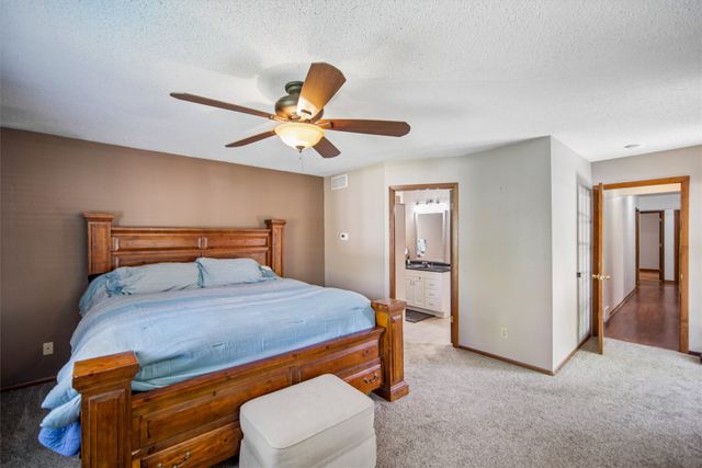 350 E Leach Avenue, Des Moines, IA 50315