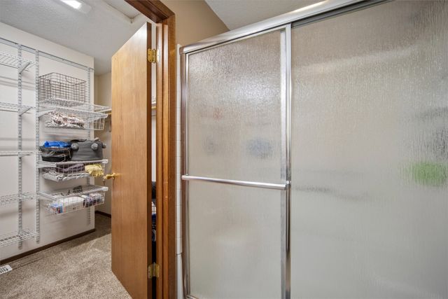 350 E Leach Avenue, Des Moines, IA 50315
