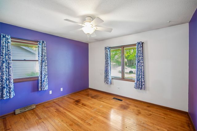 350 E Leach Avenue, Des Moines, IA 50315