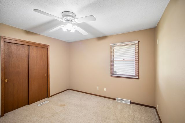 350 E Leach Avenue, Des Moines, IA 50315