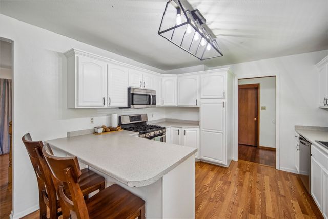 350 E Leach Avenue, Des Moines, IA 50315