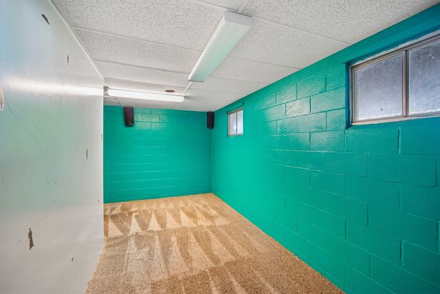 350 E Leach Avenue, Des Moines, IA 50315