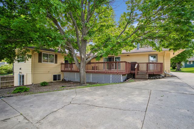 350 E Leach Avenue, Des Moines, IA 50315