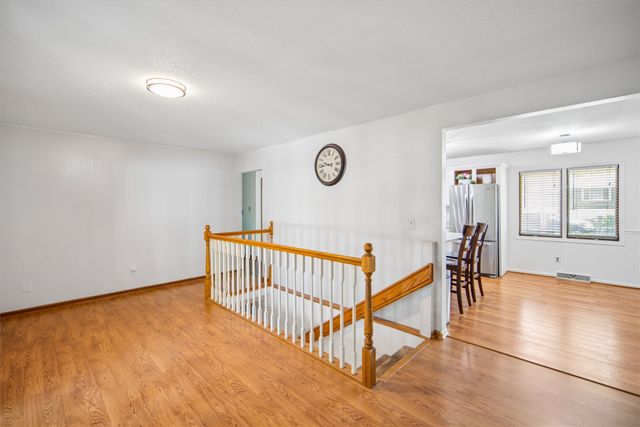 350 E Leach Avenue, Des Moines, IA 50315